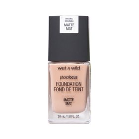 Wet N Wild - Photo Focus Foundation - Classic Beige (E371C)